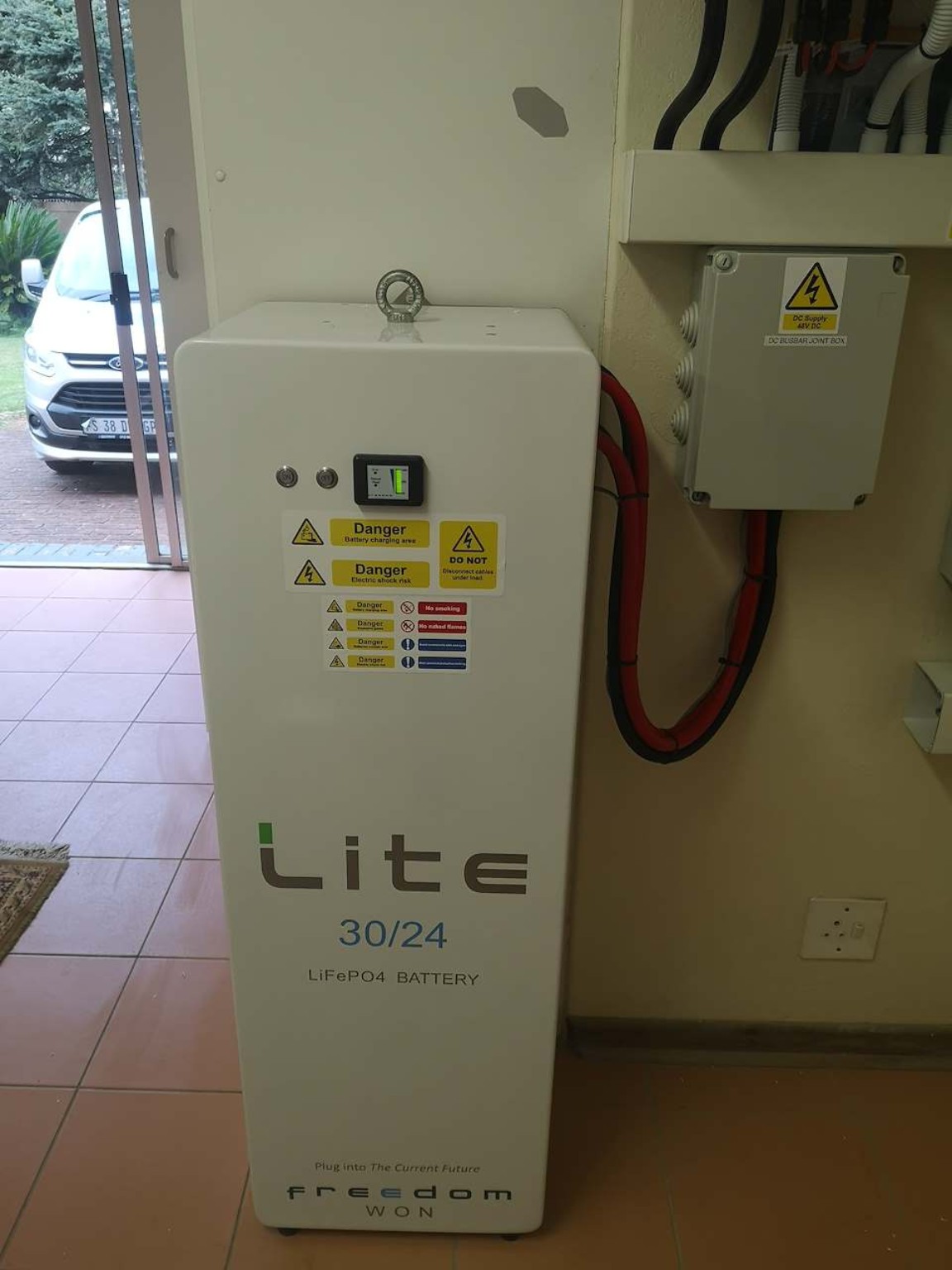 FAFU Lite 30/24 LiFePO4 battery and DC distribution installation